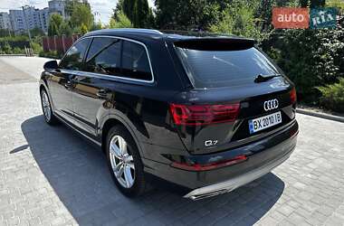 Позашляховик / Кросовер Audi Q7 2015 в 
