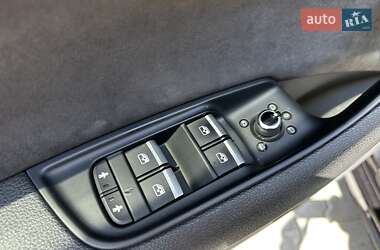Позашляховик / Кросовер Audi Q7 2015 в 