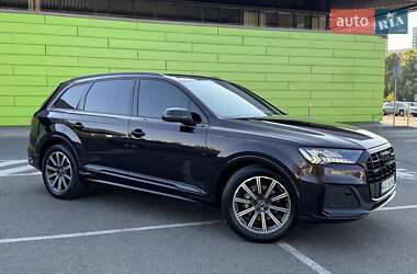 Позашляховик / Кросовер Audi Q7 2022 в 