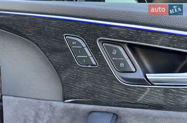 Позашляховик / Кросовер Audi Q7 2022 в 