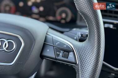 Позашляховик / Кросовер Audi Q7 2022 в 