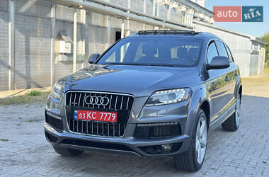 Позашляховик / Кросовер Audi Q7 2012 в 