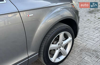 Позашляховик / Кросовер Audi Q7 2012 в 