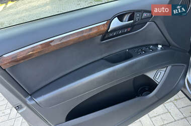 Позашляховик / Кросовер Audi Q7 2012 в 