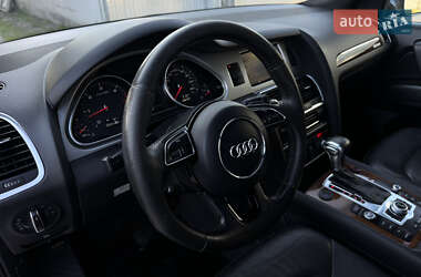 Позашляховик / Кросовер Audi Q7 2012 в 