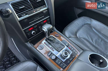 Позашляховик / Кросовер Audi Q7 2012 в 