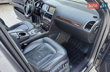 Позашляховик / Кросовер Audi Q7 2012 в 
