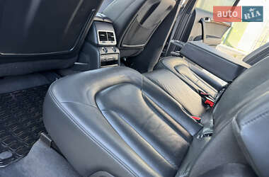 Позашляховик / Кросовер Audi Q7 2012 в 