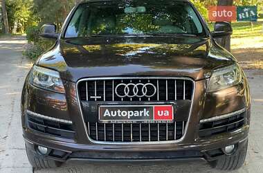 Внедорожник / Кроссовер Audi Q7 2010 в 