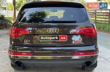 Внедорожник / Кроссовер Audi Q7 2010 в 