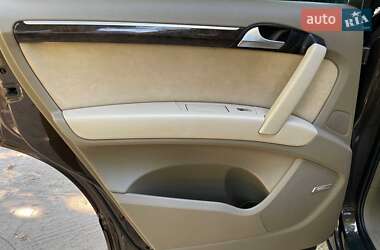 Внедорожник / Кроссовер Audi Q7 2010 в 