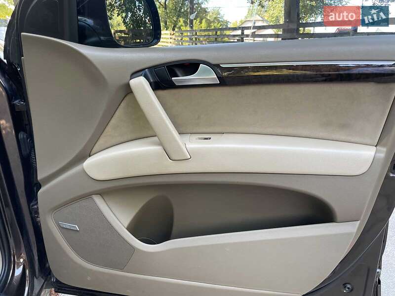 Позашляховик / Кросовер Audi Q7 2010 в Києві фото 35 Позашляховик / Кросовер Audi Q7 2010 в Києві