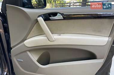 Внедорожник / Кроссовер Audi Q7 2010 в 