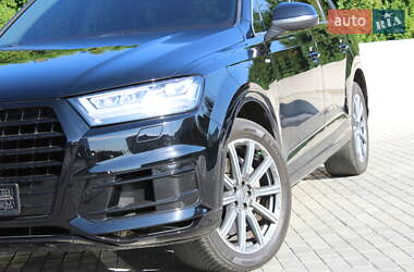 Внедорожник / Кроссовер Audi Q7 2017 в 