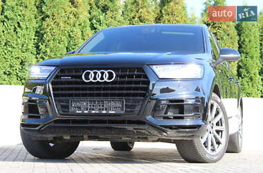 Позашляховик / Кросовер Audi Q7 2017 в Рівному