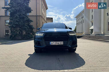 Позашляховик / Кросовер Audi Q7 2018 в 