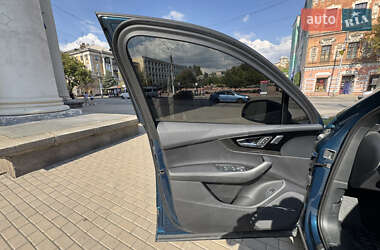 Позашляховик / Кросовер Audi Q7 2018 в 
