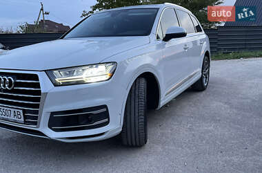 Позашляховик / Кросовер Audi Q7 2019 в 