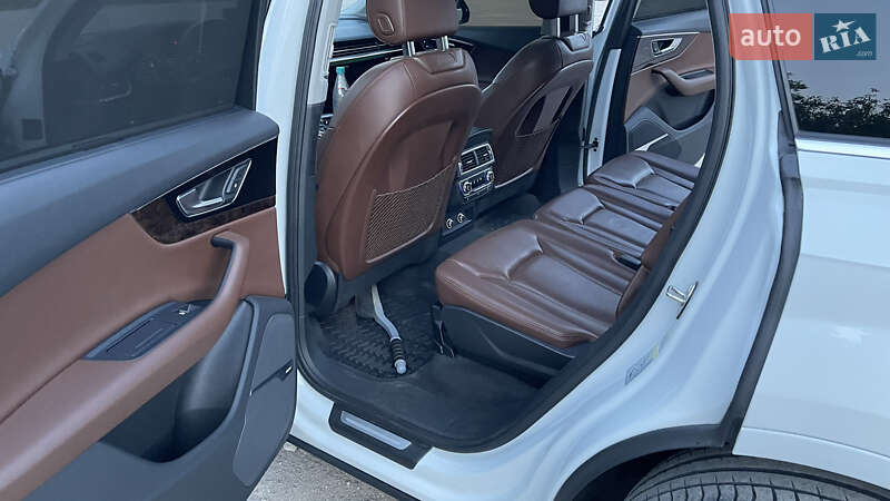Позашляховик / Кросовер Audi Q7 2019 в Тернополі