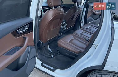 Позашляховик / Кросовер Audi Q7 2019 в 