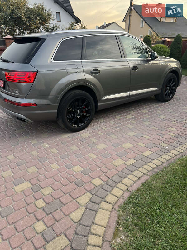 Внедорожник / Кроссовер Audi Q7 2016 в Львове