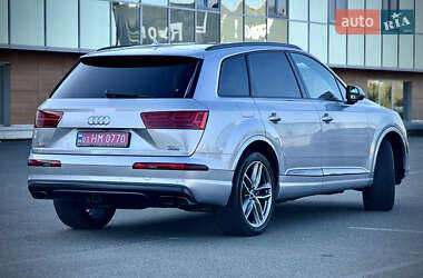 Внедорожник / Кроссовер Audi Q7 2017 в 