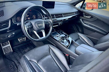 Внедорожник / Кроссовер Audi Q7 2017 в 