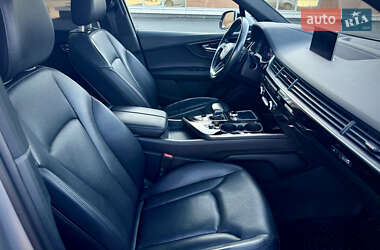 Внедорожник / Кроссовер Audi Q7 2017 в 