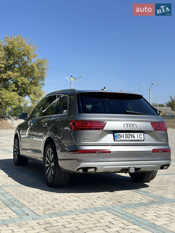 Позашляховик / Кросовер Audi Q7 2015 в Ізмаїлі