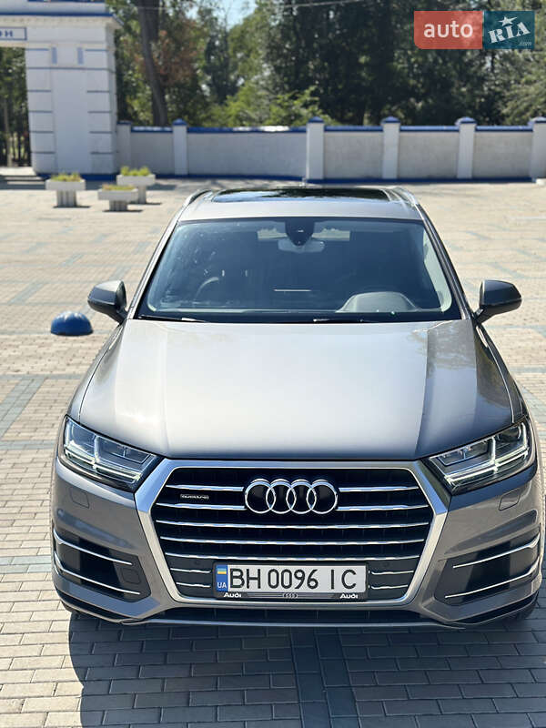 Позашляховик / Кросовер Audi Q7 2015 в Ізмаїлі