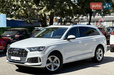 Позашляховик / Кросовер Audi Q7 2022 в 