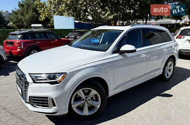 Позашляховик / Кросовер Audi Q7 2022 в 