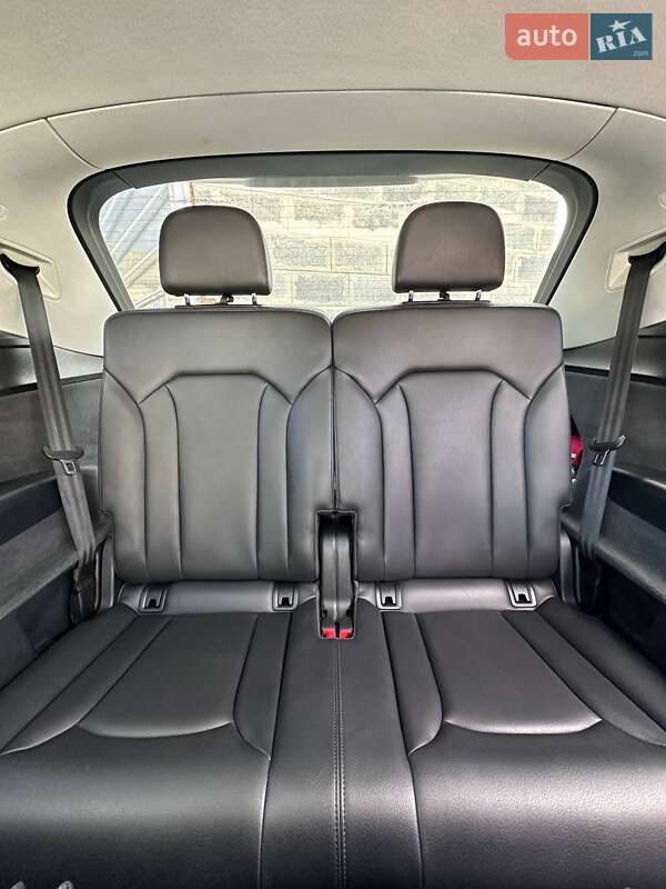 Позашляховик / Кросовер Audi Q7 2018 в Зміїві