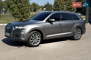 Позашляховик / Кросовер Audi Q7 2017 в 