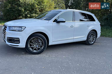 Позашляховик / Кросовер Audi Q7 2019 в 
