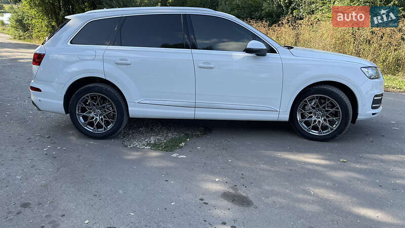 Позашляховик / Кросовер Audi Q7 2019 в Тернополі