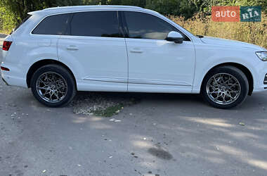 Позашляховик / Кросовер Audi Q7 2019 в 