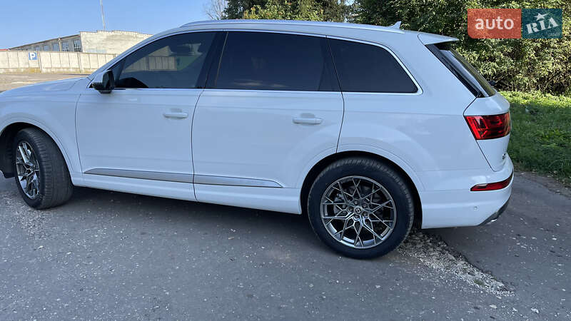 Позашляховик / Кросовер Audi Q7 2019 в Тернополі