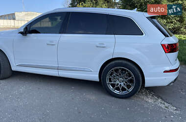 Позашляховик / Кросовер Audi Q7 2019 в 