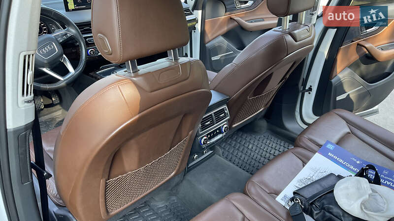 Позашляховик / Кросовер Audi Q7 2019 в Тернополі