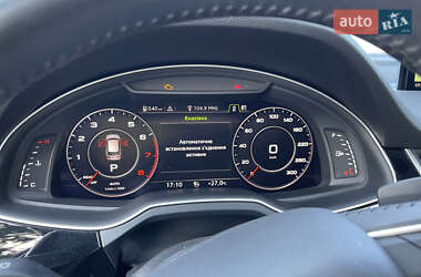 Позашляховик / Кросовер Audi Q7 2019 в 