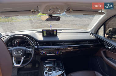 Позашляховик / Кросовер Audi Q7 2019 в 