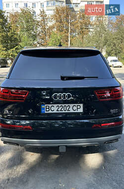 Позашляховик / Кросовер Audi Q7 2016 в 