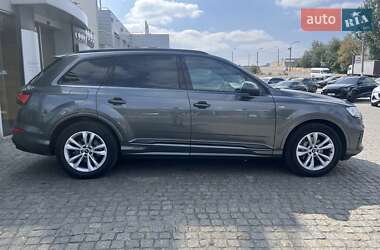 Позашляховик / Кросовер Audi Q7 2022 в 
