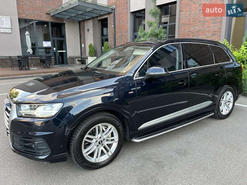 Внедорожник / Кроссовер Audi Q7 2016 в Киеве