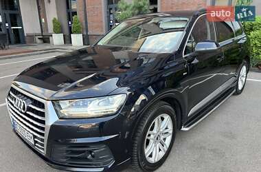 Позашляховик / Кросовер Audi Q7 2016 в 