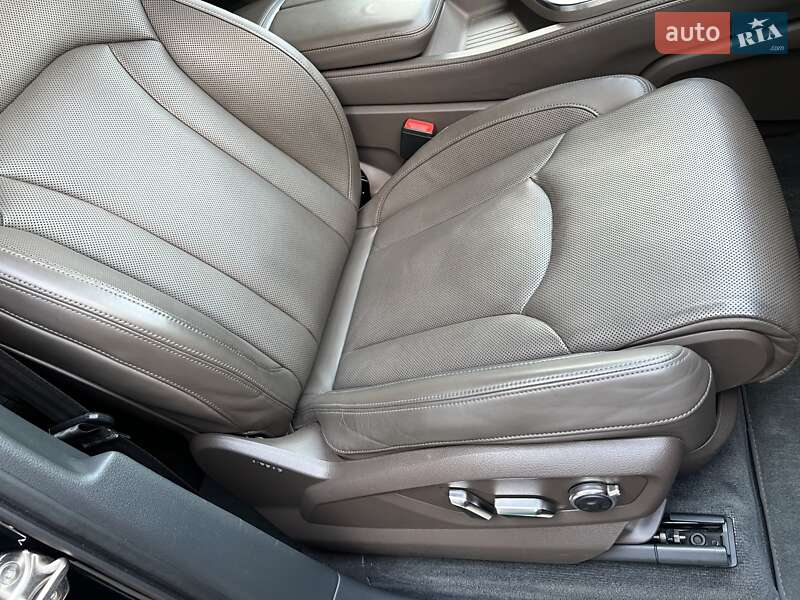 Внедорожник / Кроссовер Audi Q7 2016 в Киеве