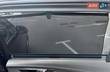 Позашляховик / Кросовер Audi Q7 2016 в 