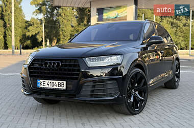 Внедорожник / Кроссовер Audi Q7 2015 в 