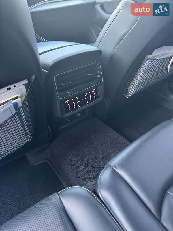 Позашляховик / Кросовер Audi Q7 2020 в Львові